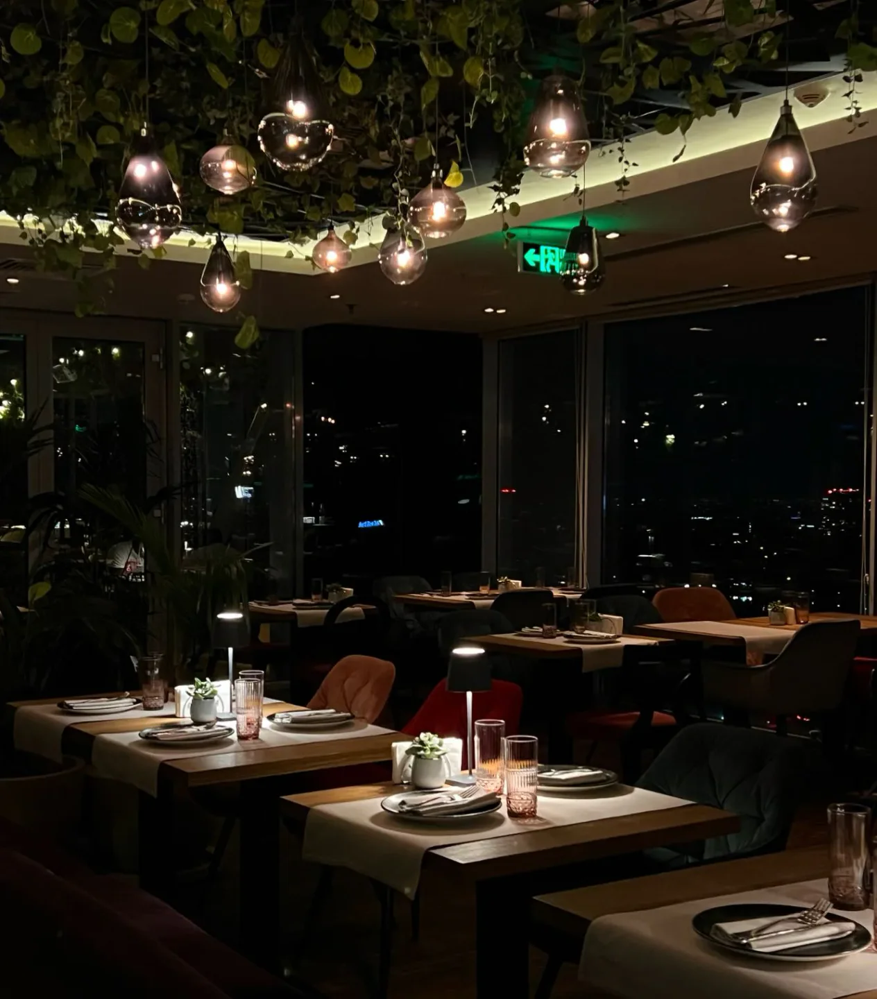 The TOP 10 Romantic Restaurant in Bucharest