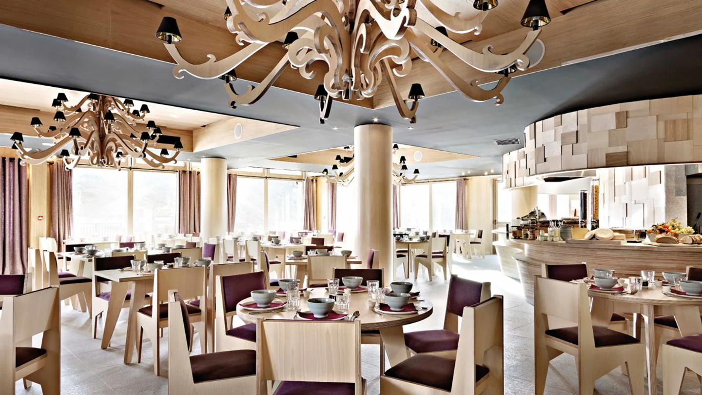 The TOP 10 Terrace Restaurant in Val Thorens