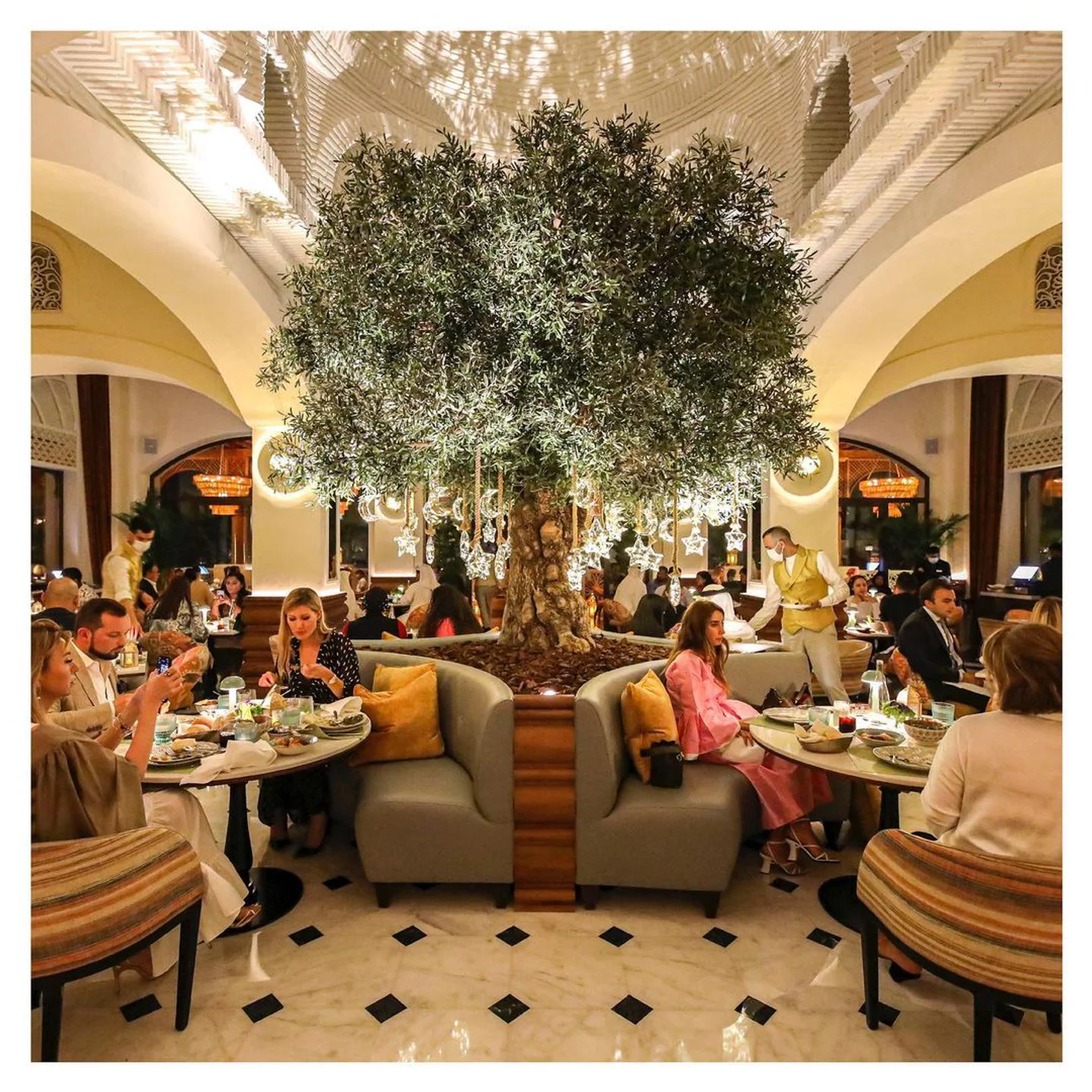 The TOP 10 Restaurant Open on Sunday in Dubai