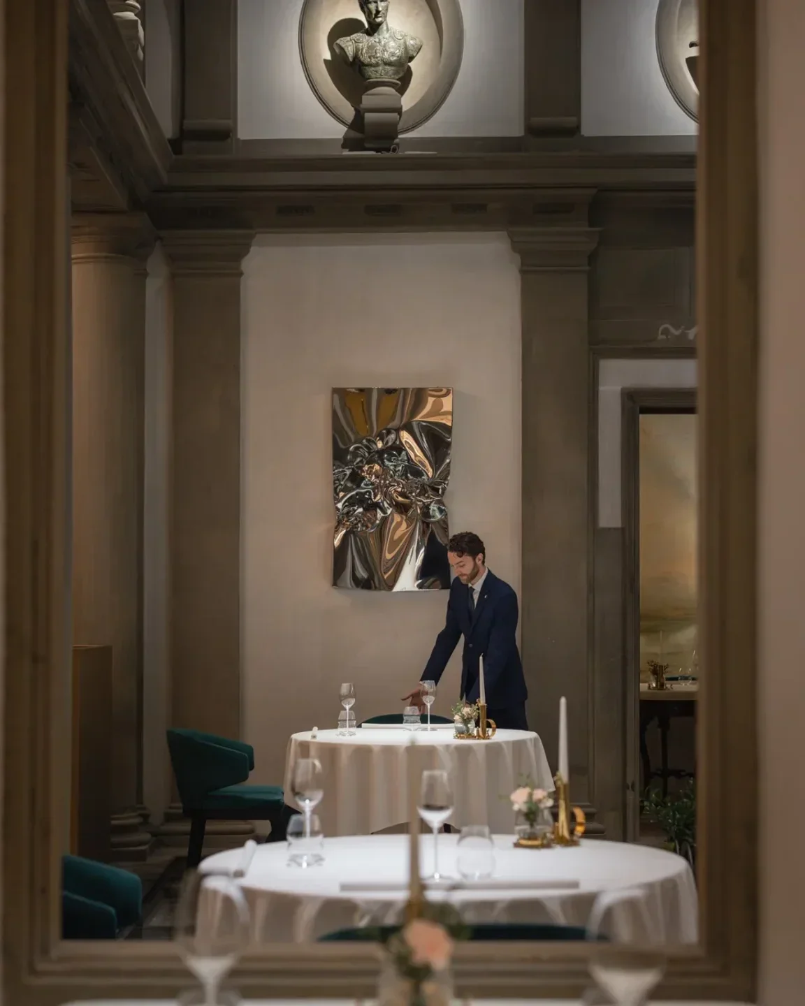 Elegant dining room at Atto di Vito Mollica in Florence, setting the scene for a memorable meal.