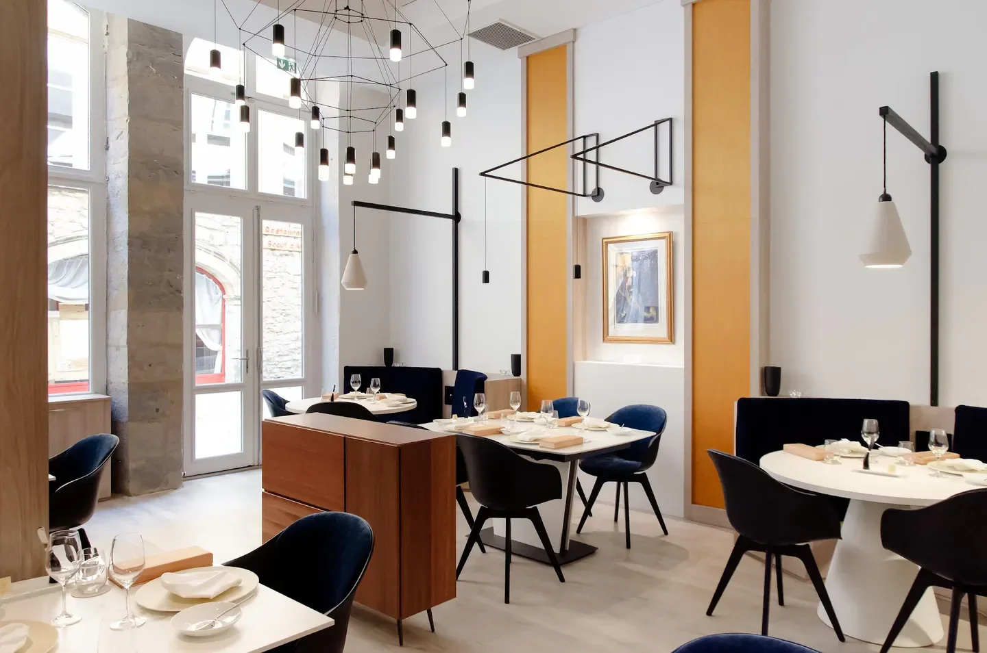 Interior of Au 14 Février - Lyon restaurant with stylish modern decor in Lyon.