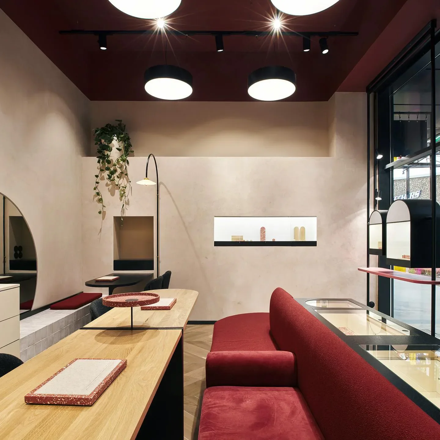 Interior of Auberge Frankenbourg restaurant in Strasbourg, featuring stylish decor and lighting.