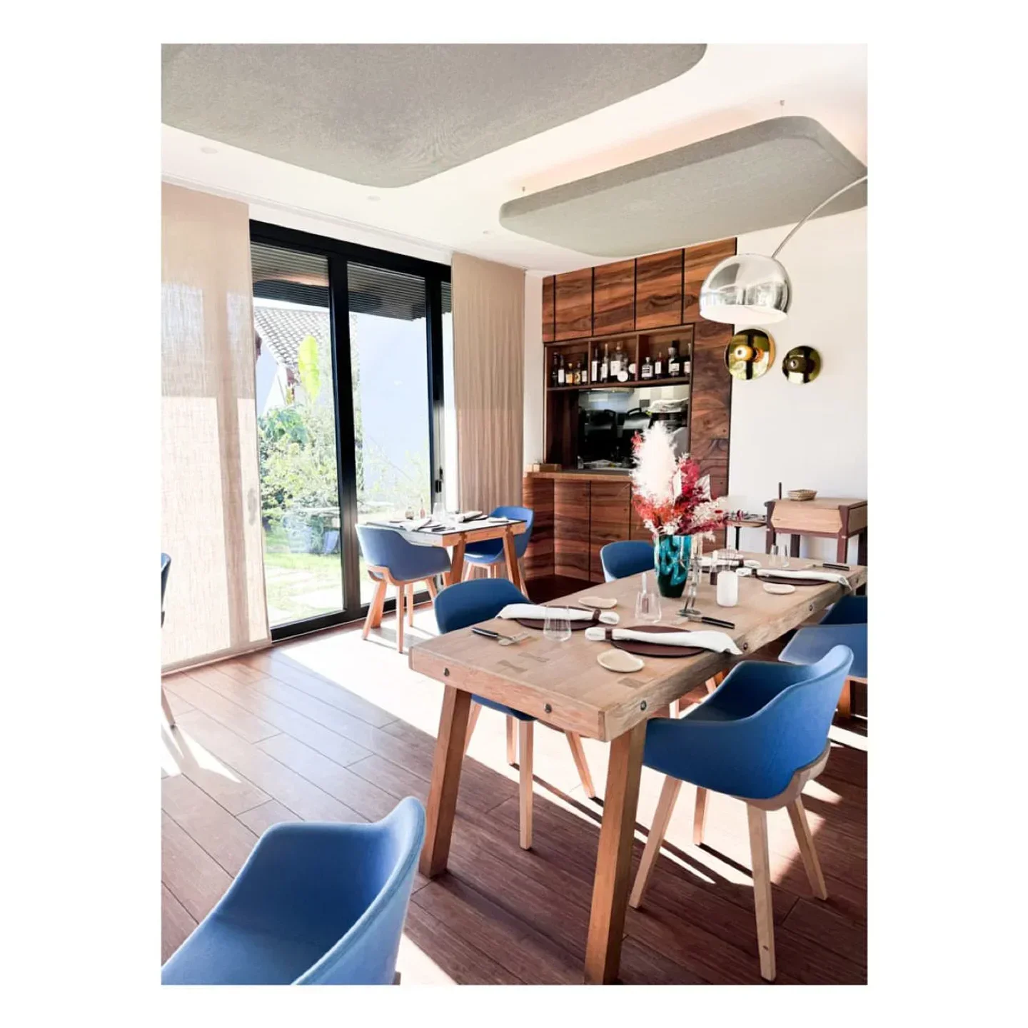 Dining room at Choko Ona restaurant in French Pays Basque with elegant setting.