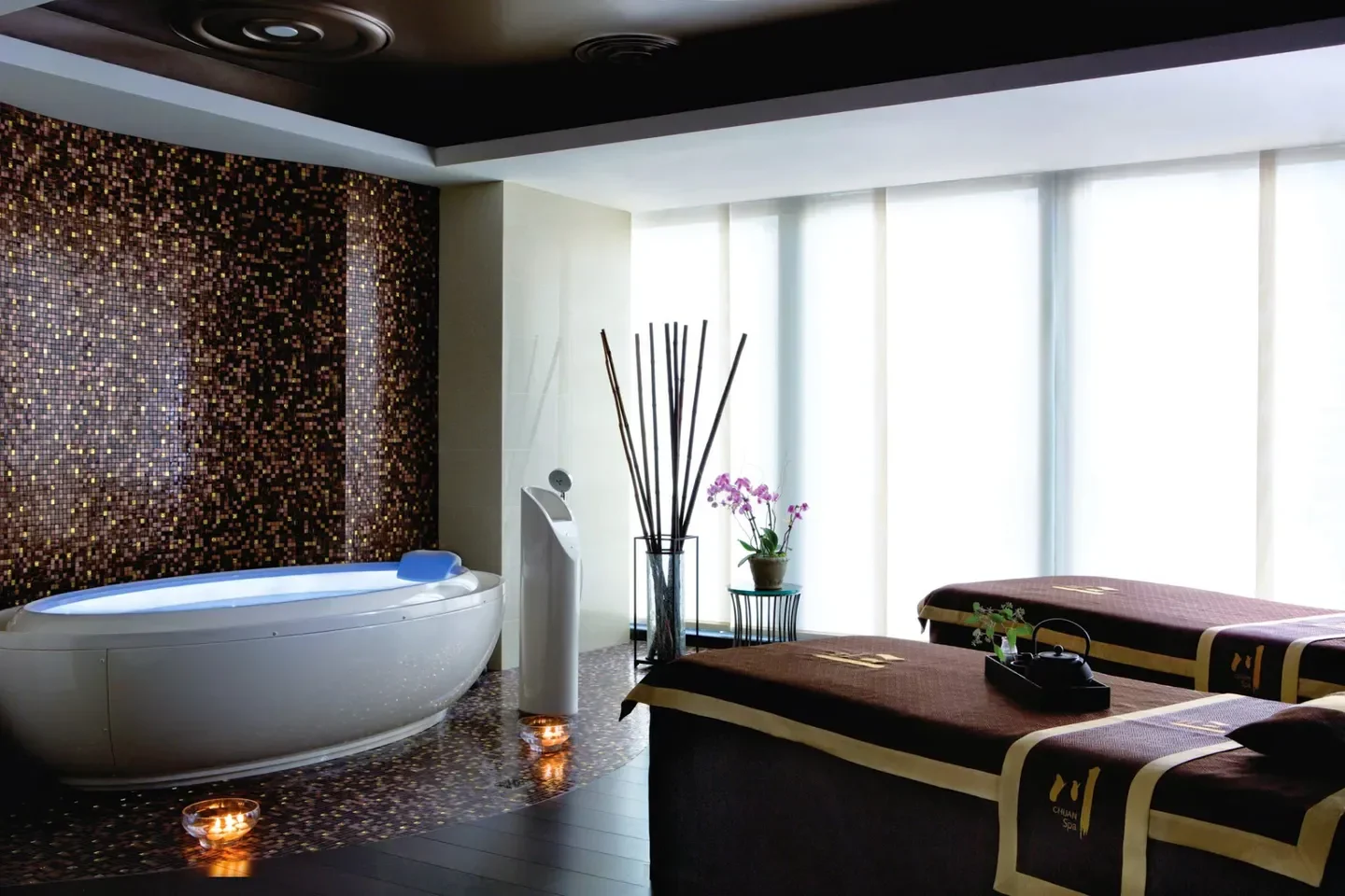 Relaxing spa interior at Chuan Spa at The Langham, Chicago. Luxurious spa in Chicago.