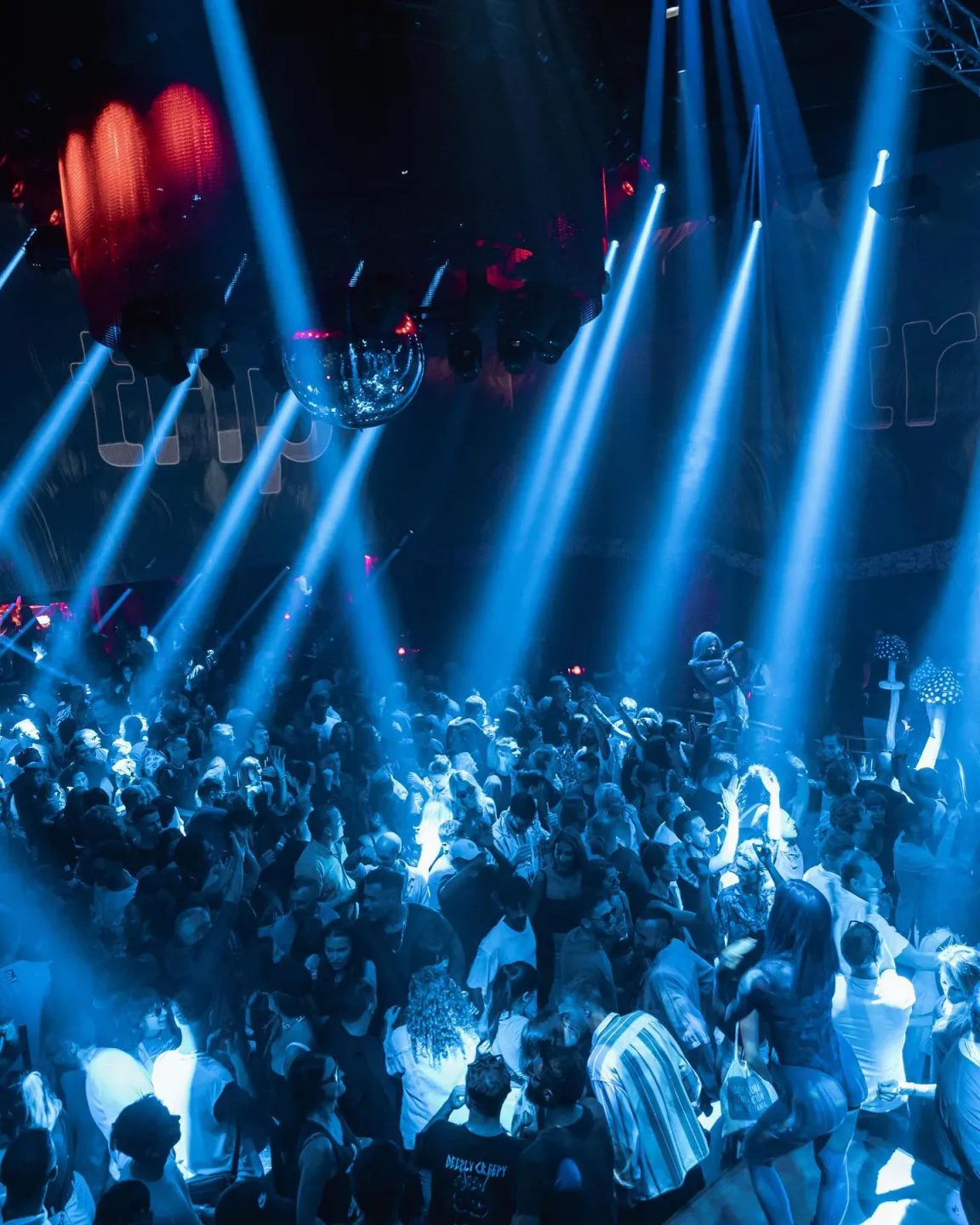 sachin and babi light blue dress Club Chinois: Notti Magiche a Ibiza