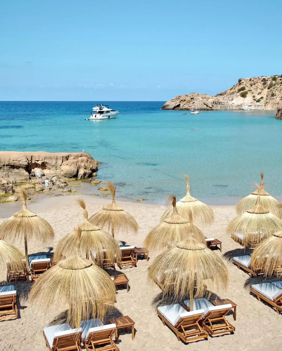 Die TOP 10 Luxus Beach Clubs in Ibiza