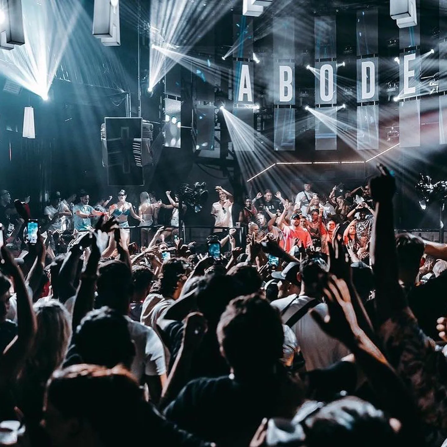 Le TOP 10 Discoteca Aperte il Martedì a Ibiza