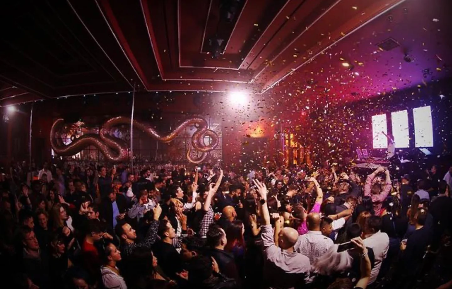 The TOP 10 Luxury Beach Club in Las Vegas