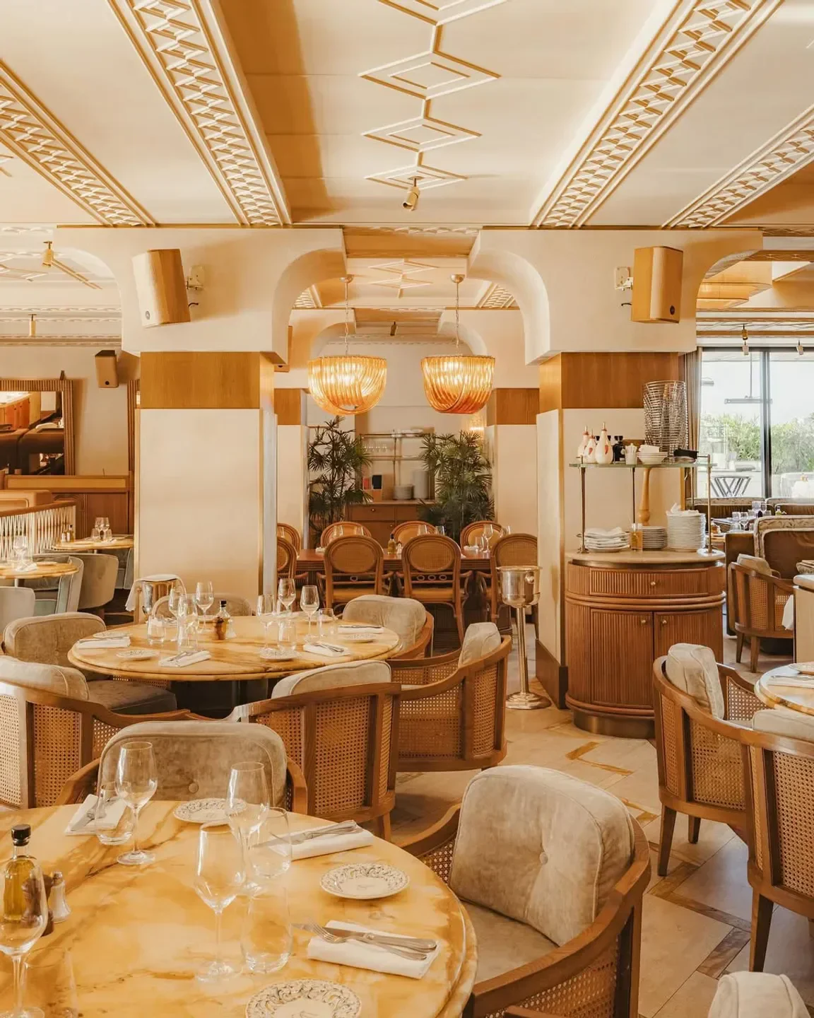 The TOP 10 Outdoor Restaurants in Paris