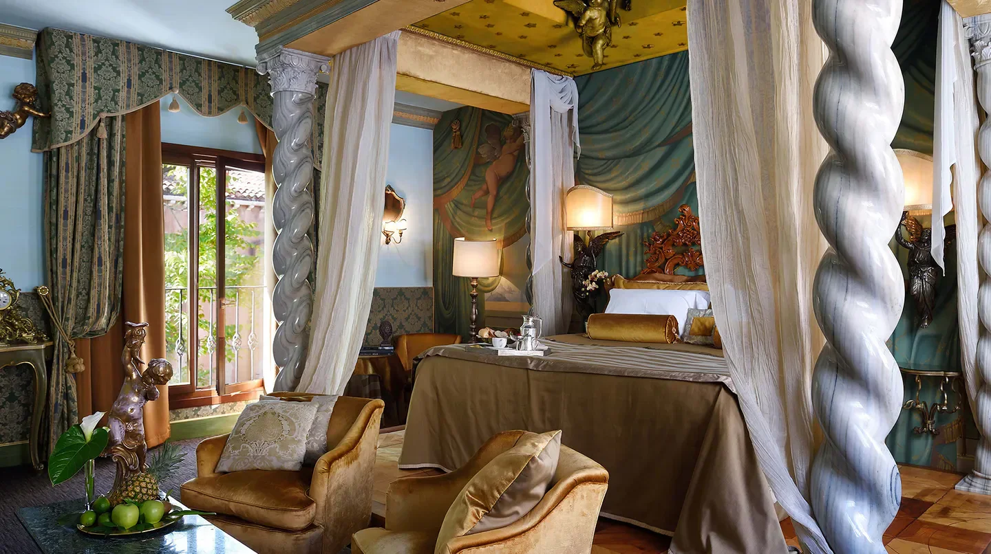 Elegant bedroom at Hotel Metropole Venice, showcasing Venetian luxury and design in Venice.