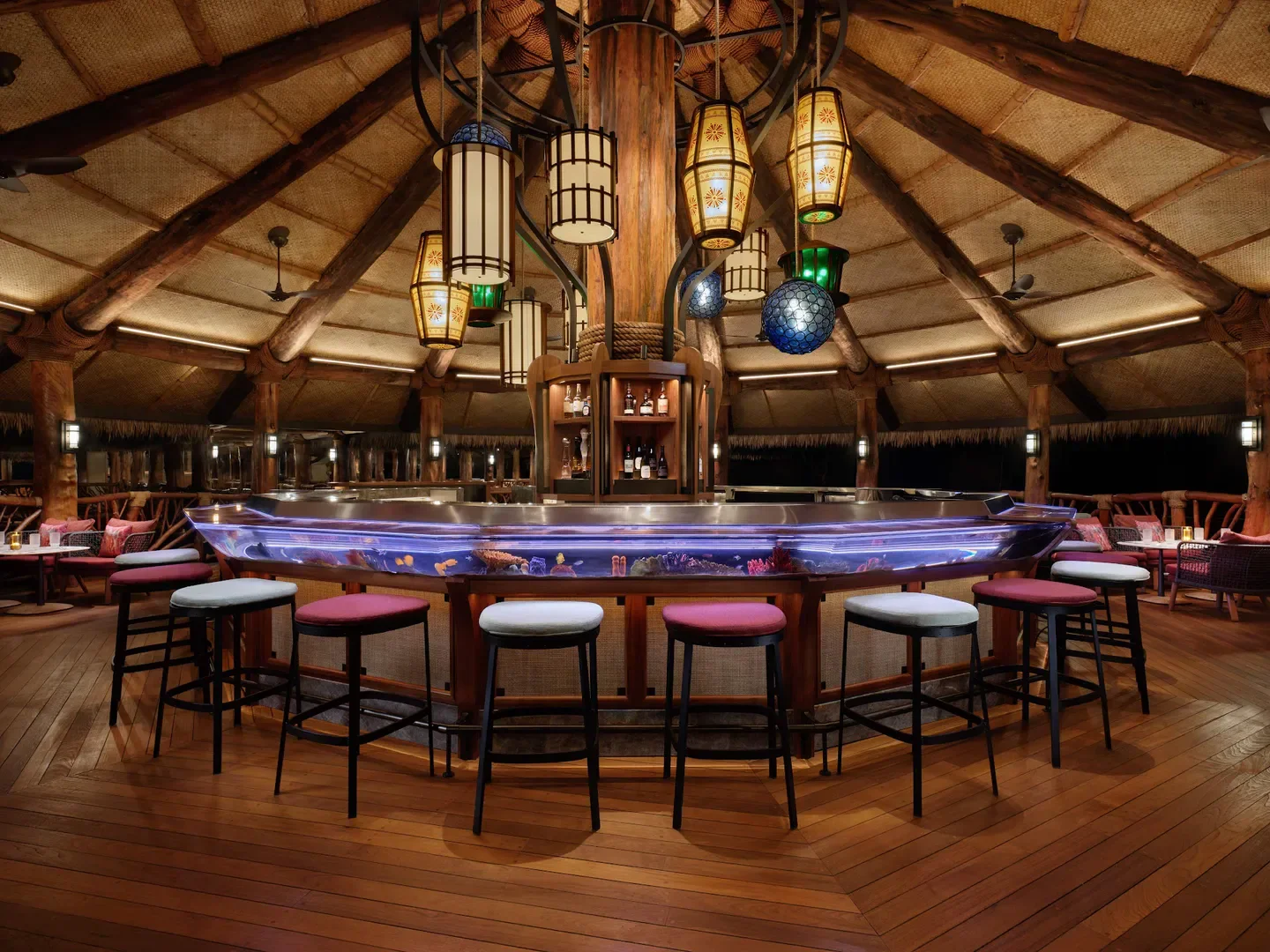 Humuhumunukunukuāpua'a restaurant in Maui with a beautiful bar and aquarium detail