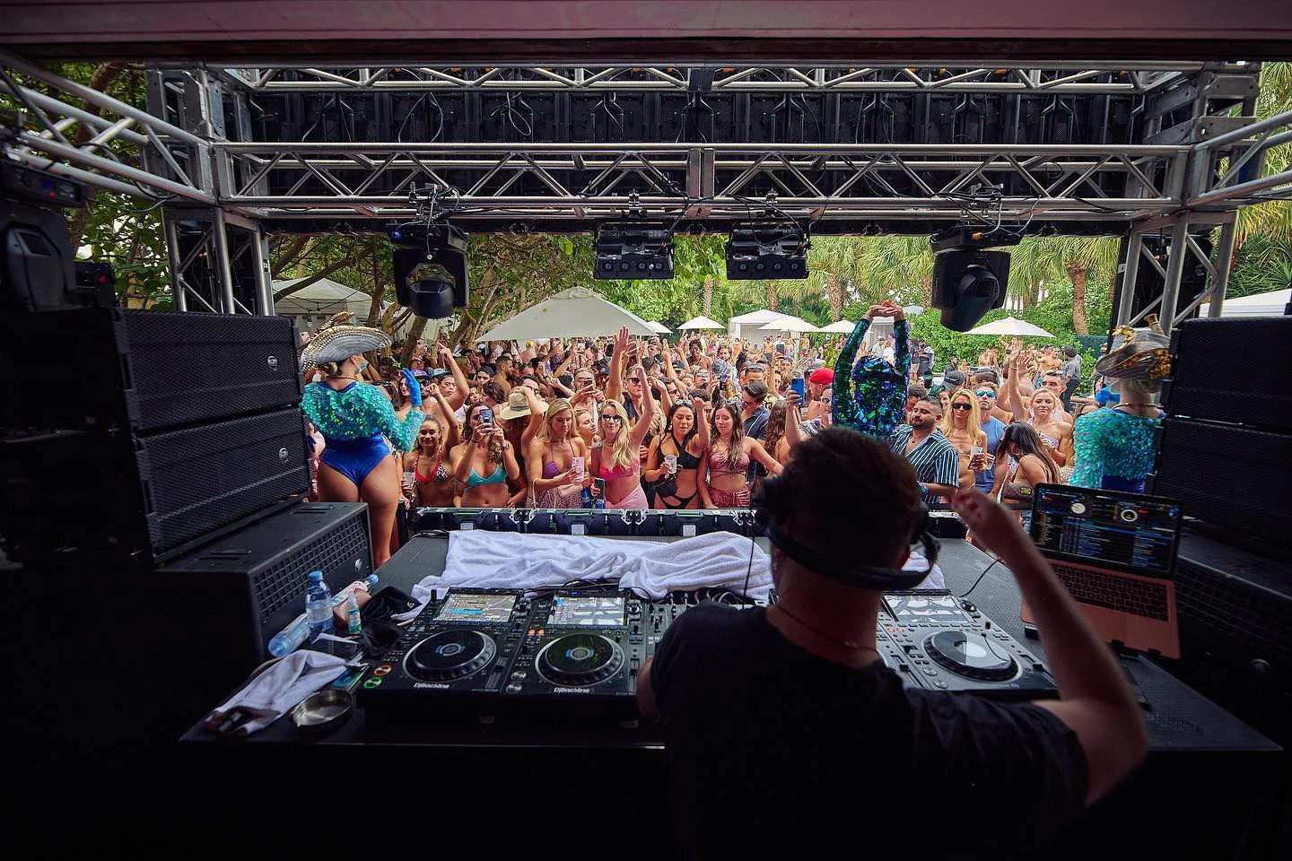 The TOP 10 Beach Club Open on Friday in Miami