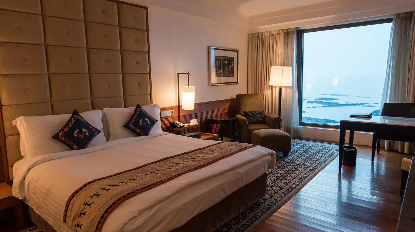 Elegant hotel room at InterContinental Marine Drive-Mumbai, overlooking the sea in Mumbai.