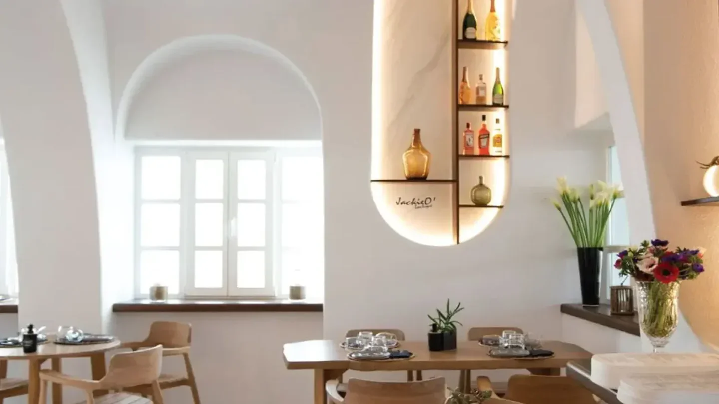 The TOP 10 Bar Restaurants in Mykonos