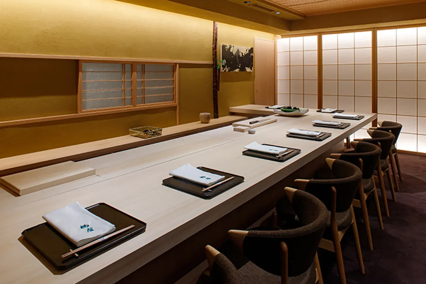 Interior dining space at Kashiwaya Osaka, a top-rated restaurant in Osaka.