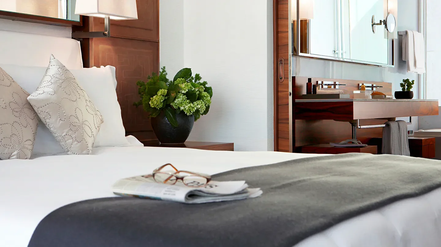 Cozy bedroom at Las Alcobas, A Luxury Collection Hotel, Mexico City, with modern design