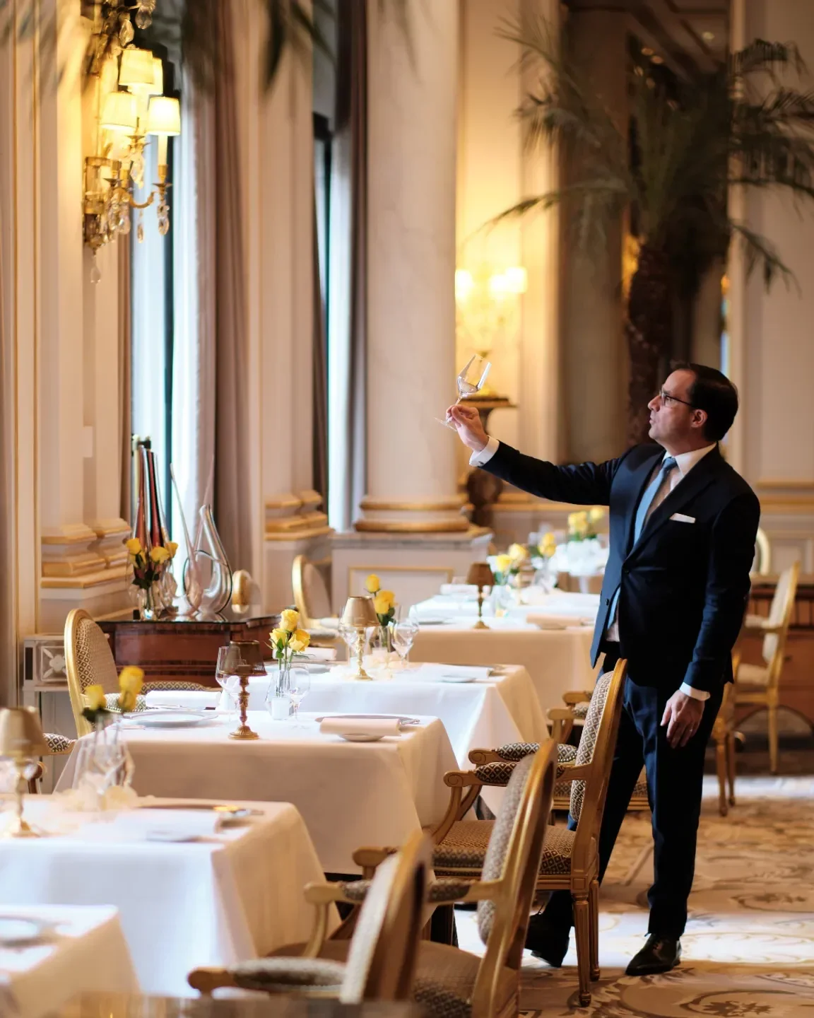 Le Cinq Paris Reservations, Info & Reviews