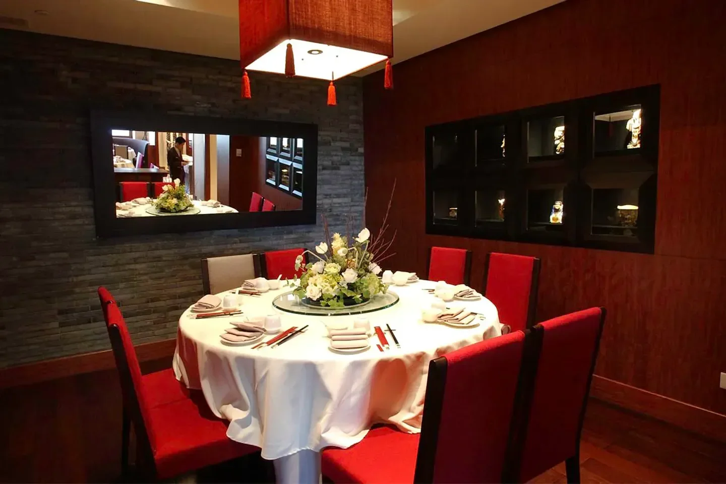 Elegant dining room at Lei Garden (Jinbao Tower) in Beijing, ready for a feast