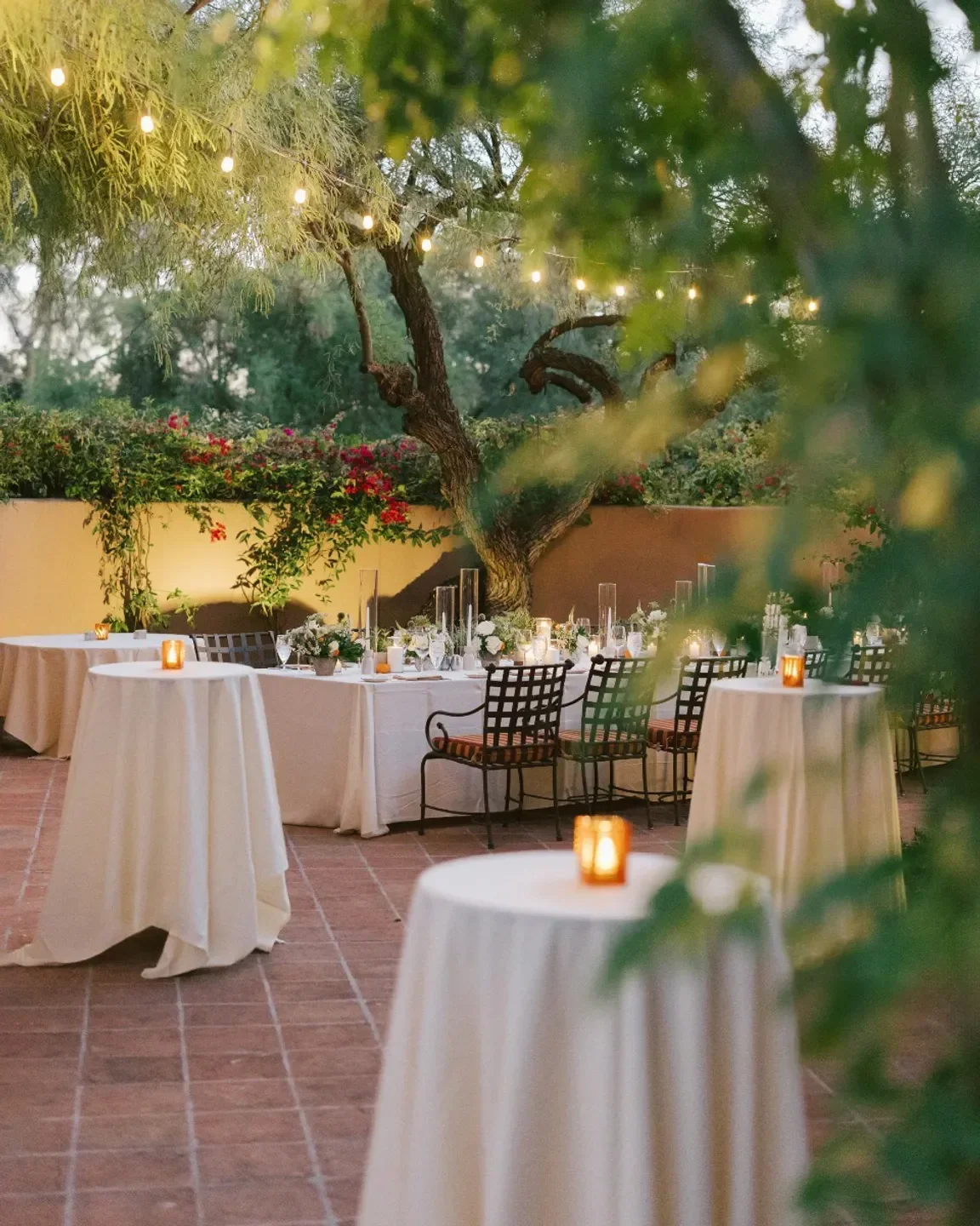 Outdoor dining at LON’s at The Hermosa in Phoenix with romantic lighting and ambiance.