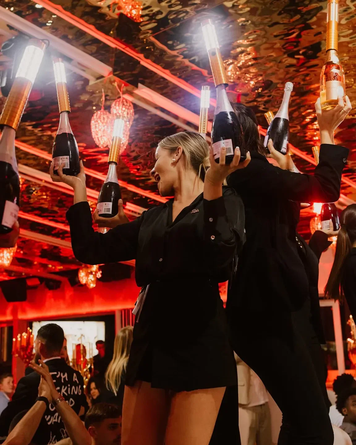 The TOP 10 Nightclubs Open on Friday in Saint-Tropez