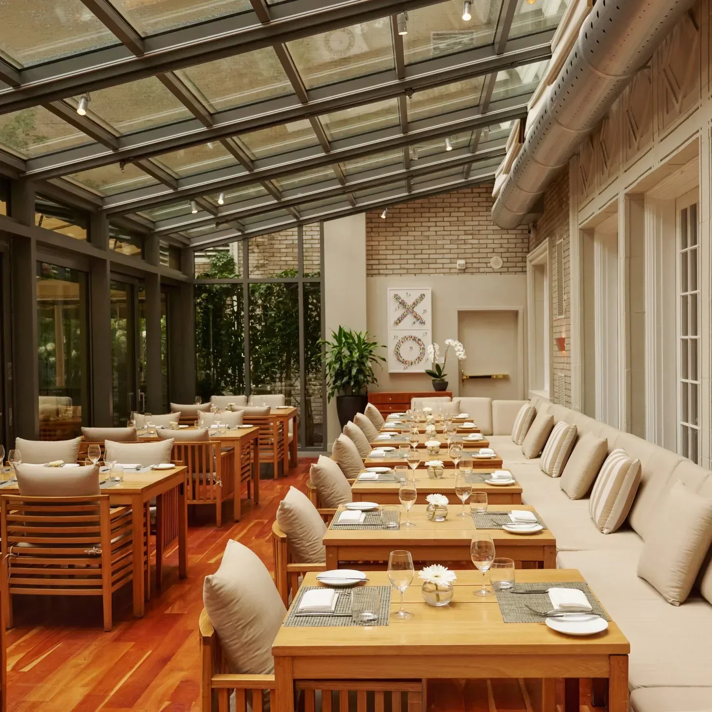 The TOP 10 Beautiful Restaurants in Montreal