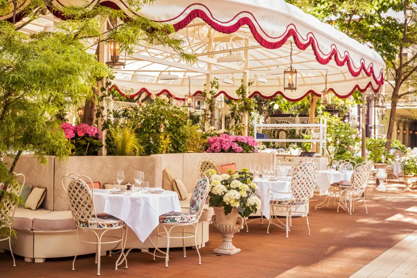The TOP 10 Romantic Restaurants in Saint Tropez
