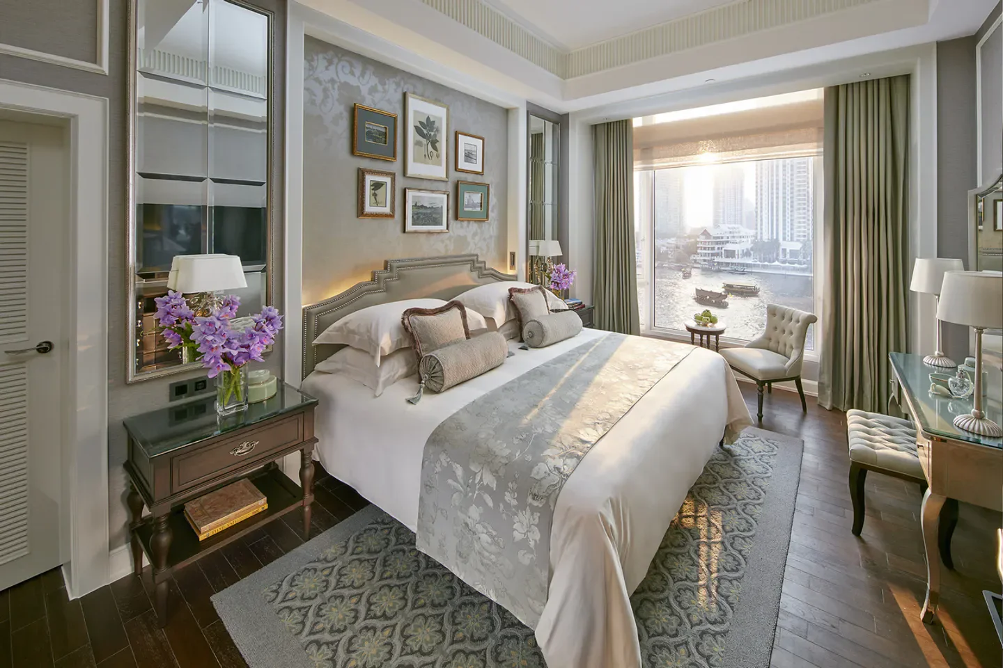 Luxury bedroom at Mandarin Oriental, Bangkok, featuring river views in Bangkok.