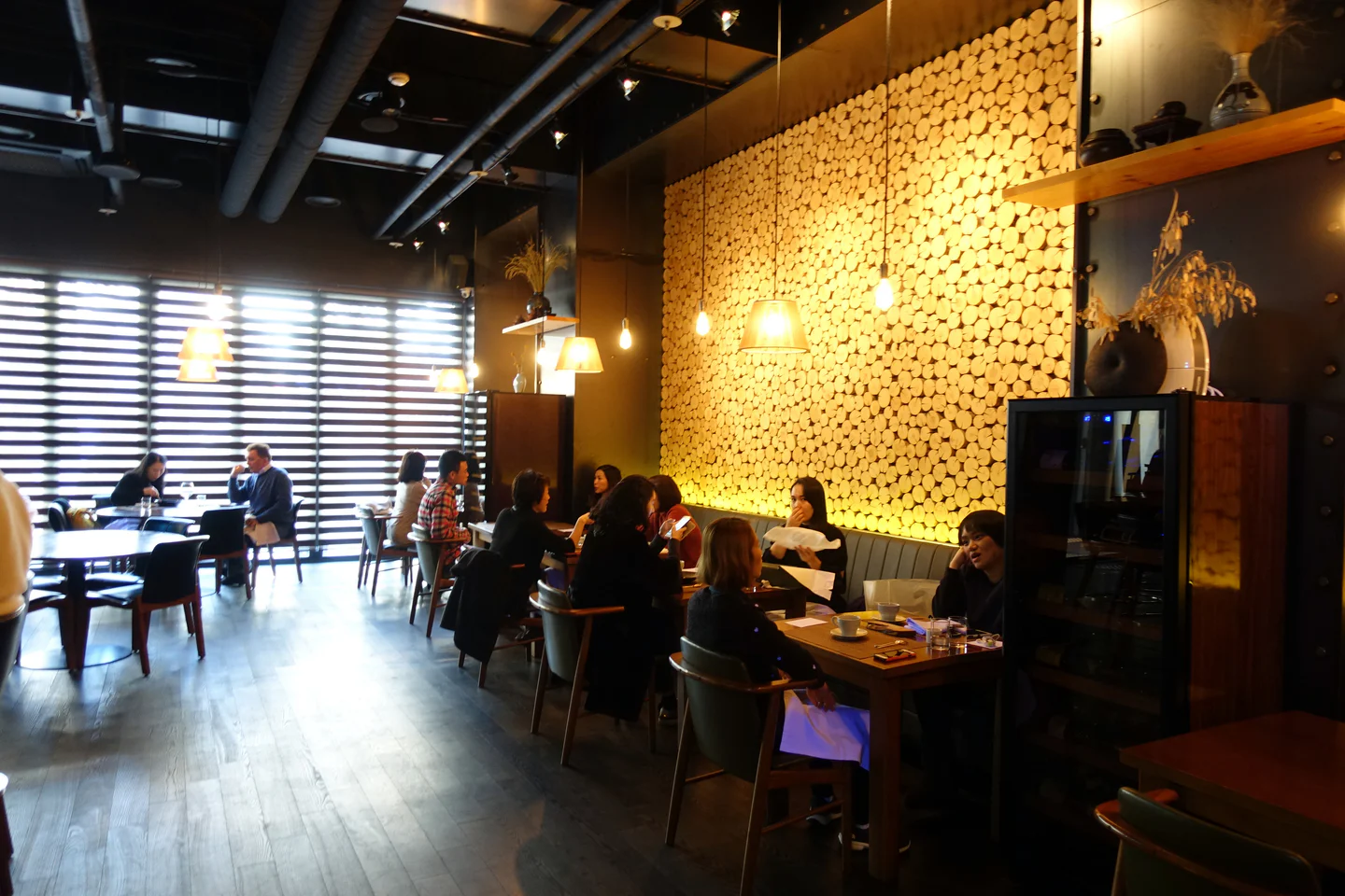 https://media.alotea.com/mingles-seoul.webp
