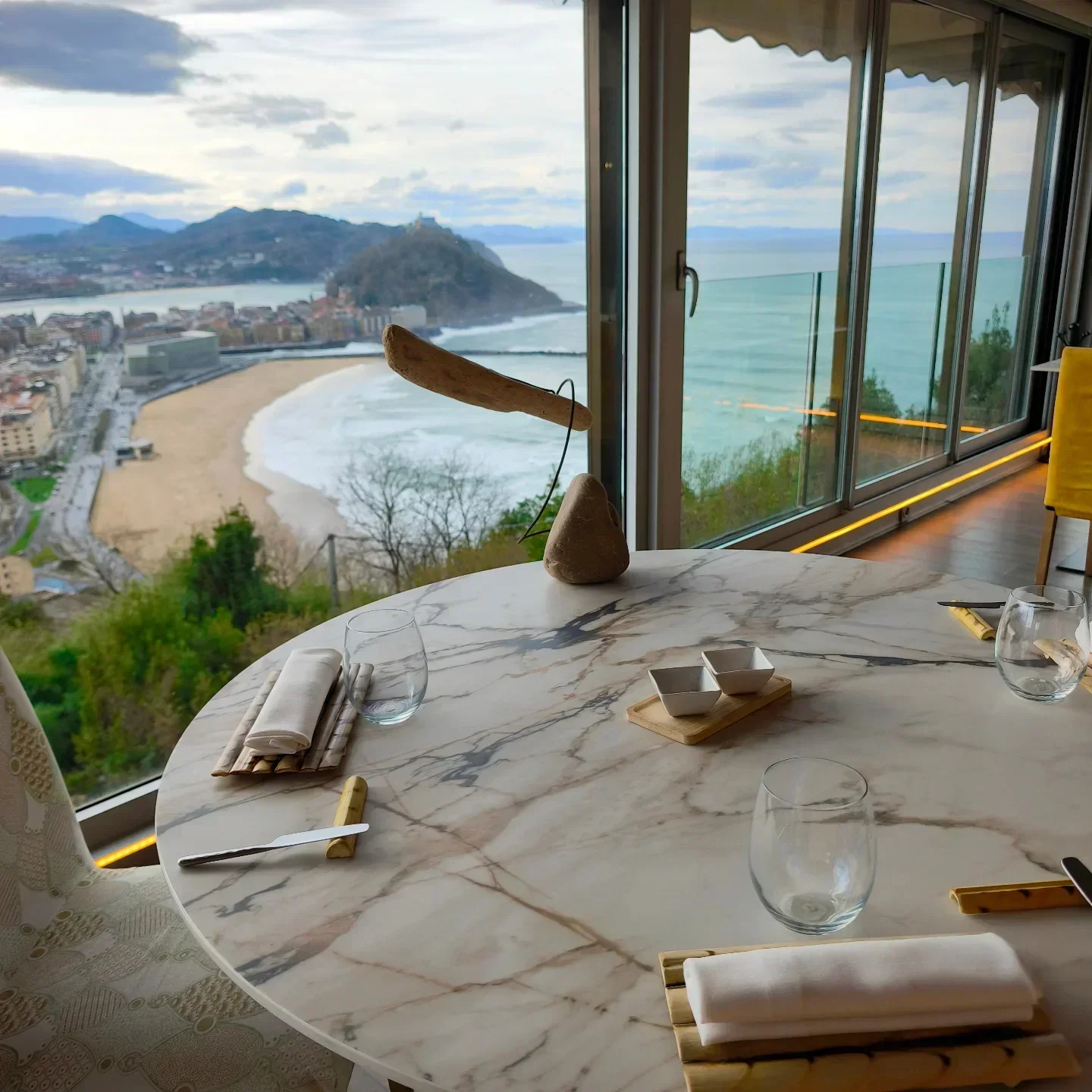 Table setting at Mirador de Ulía restaurant, with views of San Sebastian beach
