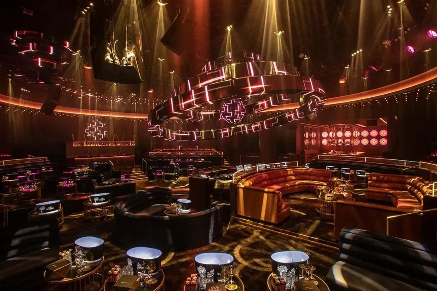 The TOP 10 Nightclubs Open on Tuesday in Cannes