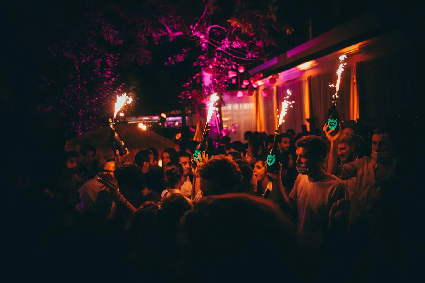 Le TOP 10 des boîtes de nuit à Saint-Tropez