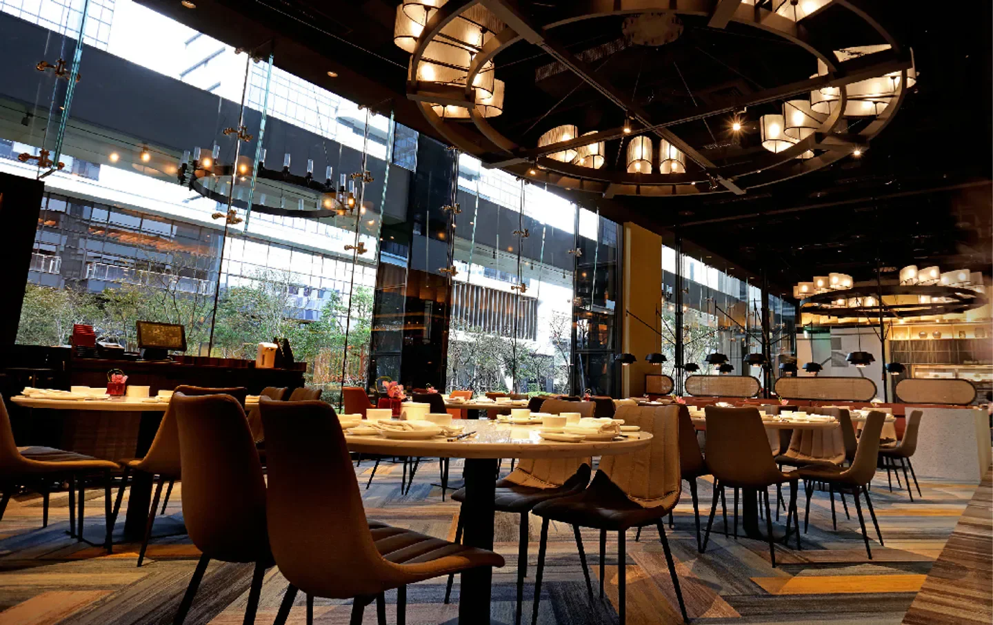 Interior view of Shin Yeh Taiwanese Signature restaurant in Taipei with elegant setting