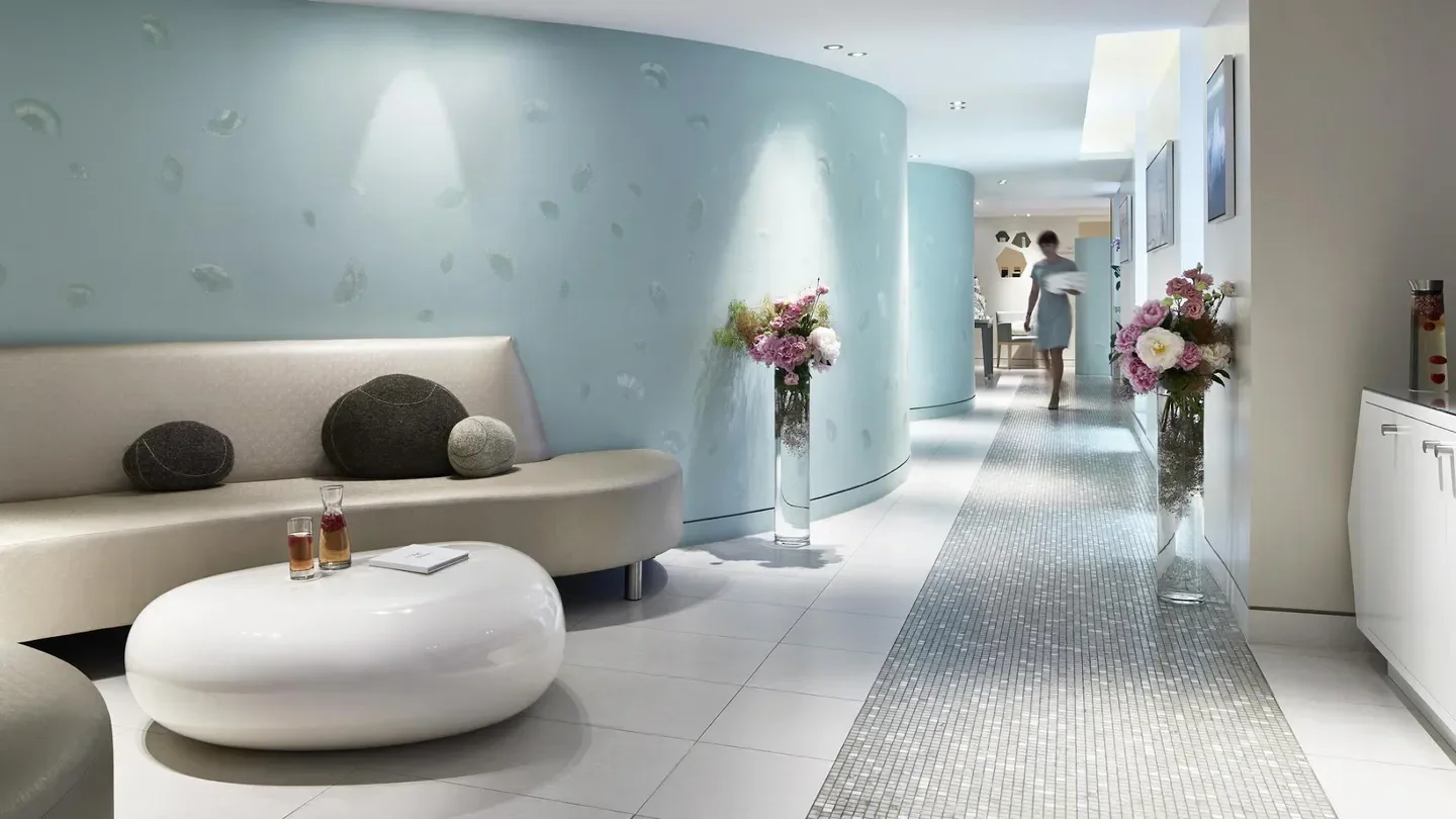 Interior of Spa Valmont pour Le Meurice in Paris, featuring a modern, stylish design