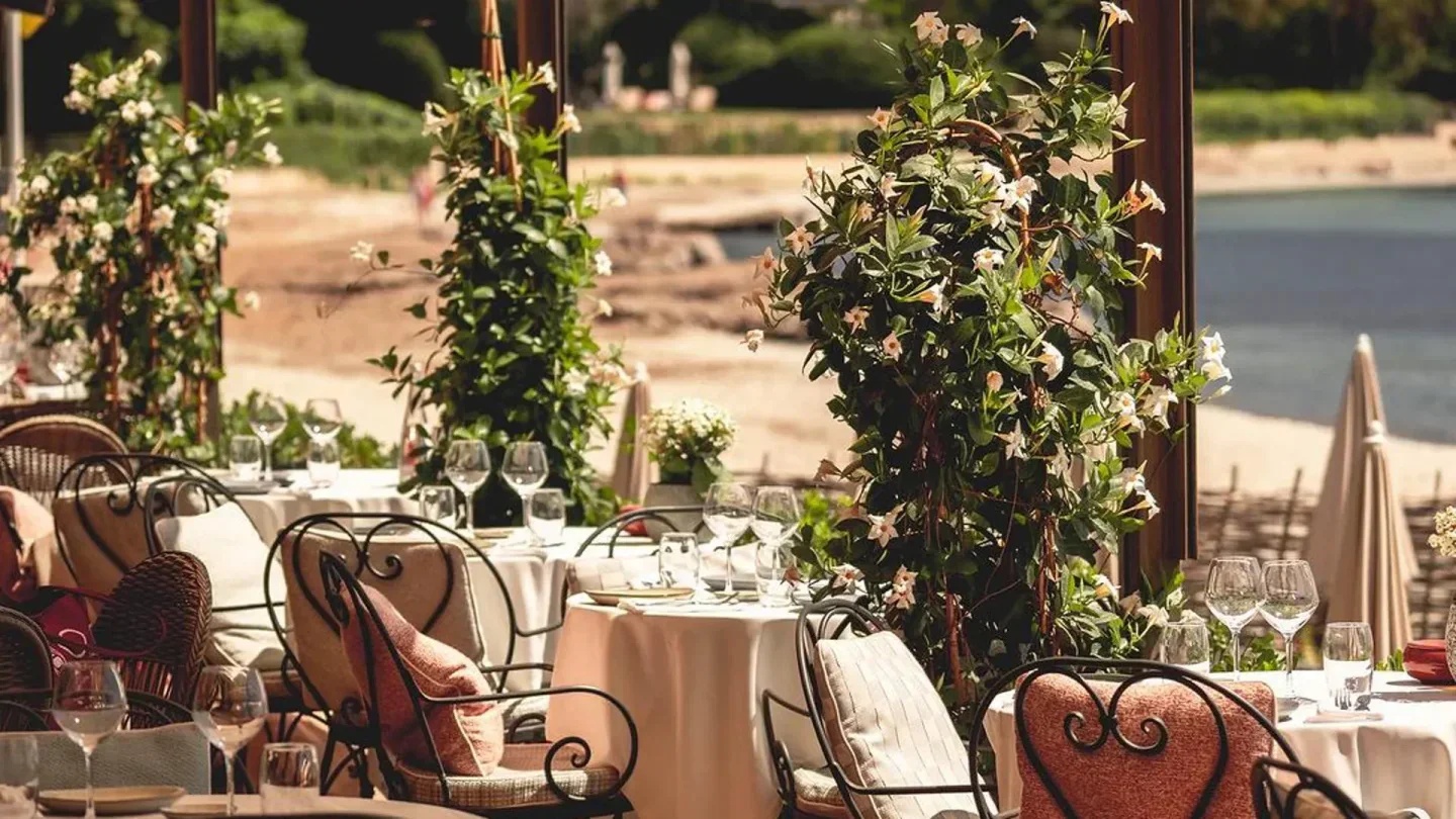 The TOP 10 Beachfront Restaurants in Saint Tropez